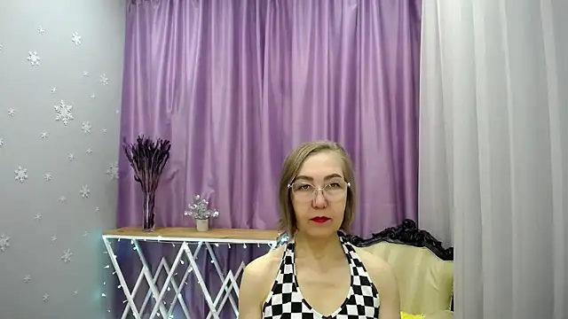 queen a n i online show from March 12, 7:14 am