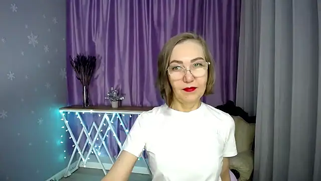 queen a n i online show from March 20, 10:20 am