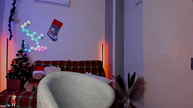 victorias world online show from December 19, 4:24 pm