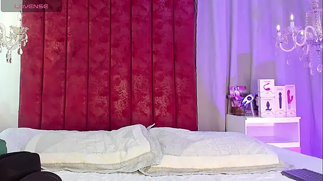 Selenee- online show from December 20, 1:18 pm