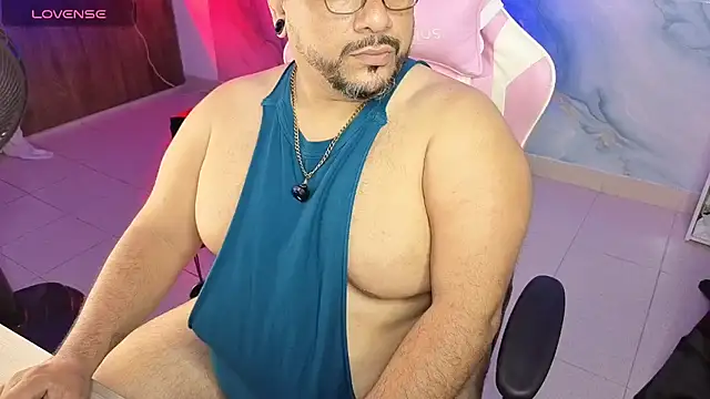 Snapshot of jacoob_woods chatting on May 18, 3:24 am jacoob woods online show from May 18, 3:24 am