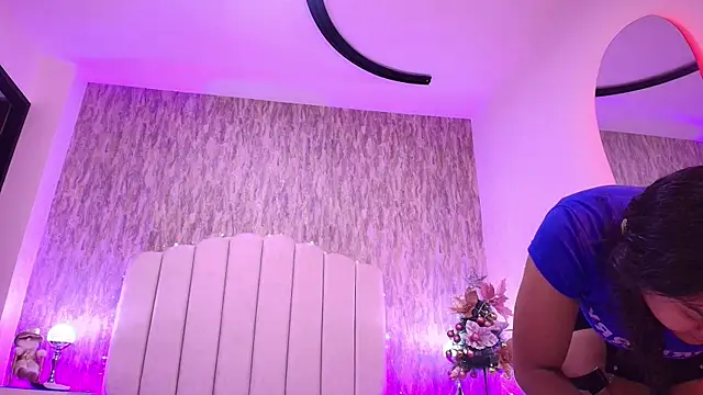 lay navas online show from November 24, 7:13 pm