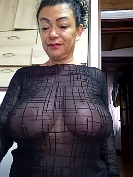 Snapshot of Friendly_2024 chatting on April 15, 12:56 pm Friendly 2024 online show from April 15, 12:56 pm