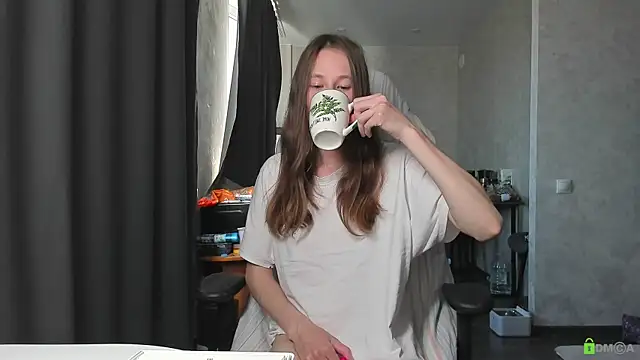 Courtney Luv online show from June 17, 1:23 pm