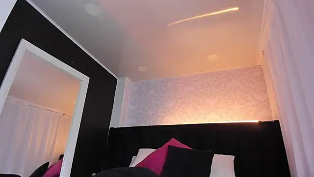 Snapshot of _liathompsom09 chatting on March 13, 3:06 pm liathompsom09 online show from March 13, 3:06 pm