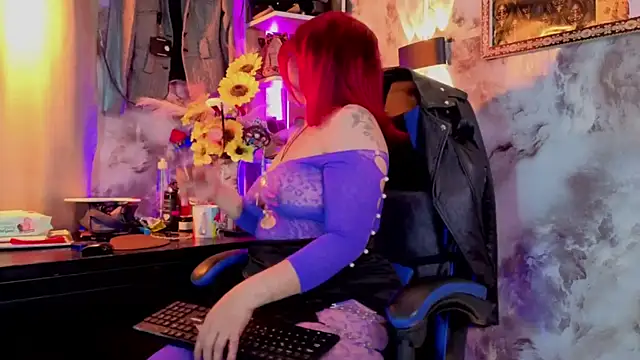 Snapshot of Ivvannaparis chatting on July 20, 3:25 pm Ivvannaparis online show from July 20, 3:25 pm