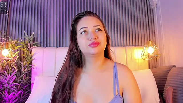 Snapshot of AnaisClark chatting on June 2, 11:23 am AnaisClark online show from June 2, 11:23 am