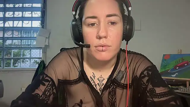 Snapshot of poppergirl69 chatting on December 1, 9:37 pm poppergirl69 online show from December 1, 9:37 pm