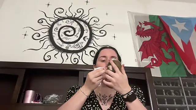 Snapshot of poppergirl69 chatting on October 26, 12:38 am poppergirl69 online show from October 26, 12:38 am