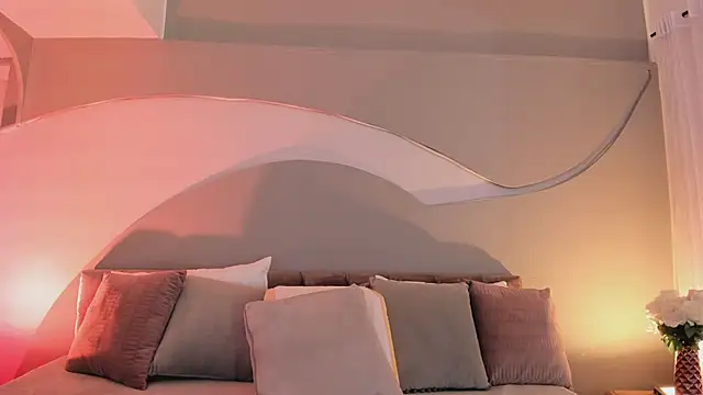 Nicolle W online show from October 29, 11:56 am