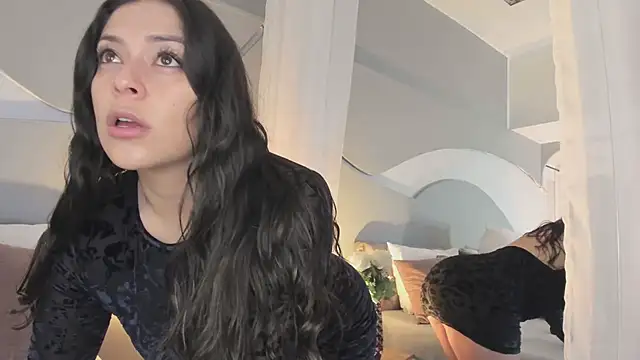 Nicolle W online show from December 2, 11:48 am