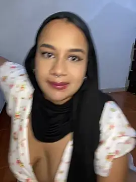 Snapshot of Maryam_yamal chatting on December 28, 9:19 pm Maryam yamal online show from December 28, 9:19 pm