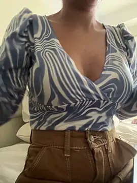 Snapshot of DulceMya6 chatting on May 25, 12:22 pm DulceMya6 online show from May 25, 12:22 pm