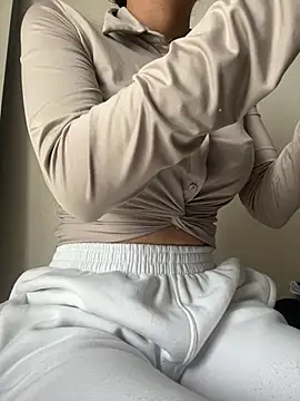 Snapshot of DulceMya6 chatting on June 24, 1:10 pm DulceMya6 online show from June 24, 1:10 pm