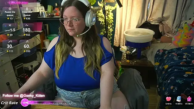 Snapshot of Geeky_Kitten chatting on September 12, 1:22 pm Geeky Kitten online show from September 12, 1:22 pm