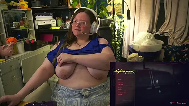 Snapshot of Geeky_Kitten chatting on October 9, 10:13 am Geeky Kitten online show from October 9, 10:13 am
