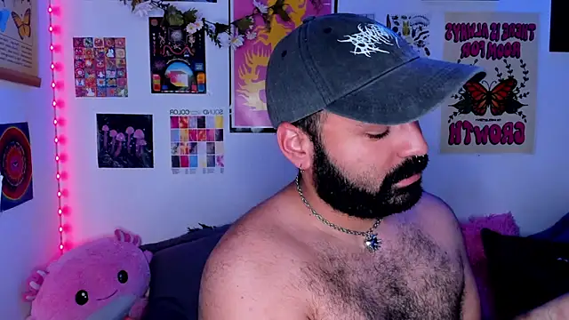 Snapshot of johnnyalx chatting on April 4, 7:33 pm johnnyalx online show from April 4, 7:33 pm