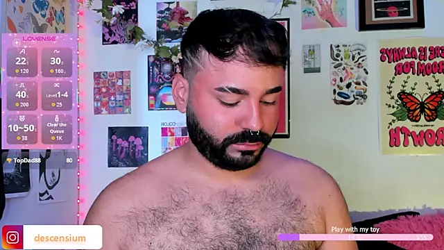 Snapshot of johnnyalx chatting on April 18, 7:07 pm johnnyalx online show from April 18, 7:07 pm
