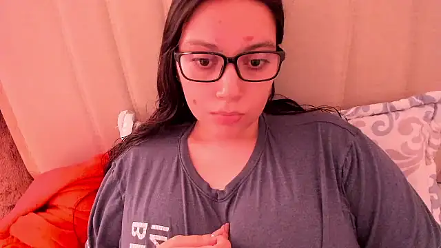 roniewester online show from April 29, 10:05 pm