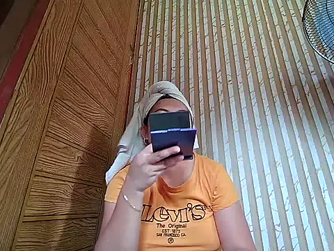 LalaiAsian online show from February 12, 6:52 am