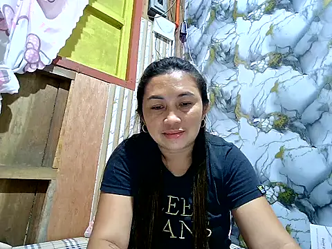 Snapshot of LalaiAsian chatting on June 2, 11:34 am LalaiAsian online show from June 2, 11:34 am