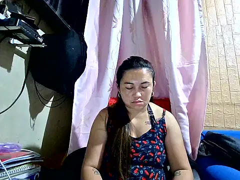 Snapshot of LalaiAsian chatting on June 16, 10:56 pm LalaiAsian online show from June 16, 10:56 pm