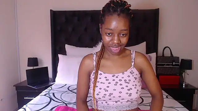 Snapshot of Sexynaughty_Gal chatting on January 12, 7:21 am Sexynaughty Gal online show from January 12, 7:21 am