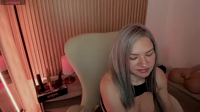 MarianL0ve online show from February 28, 10:52 am