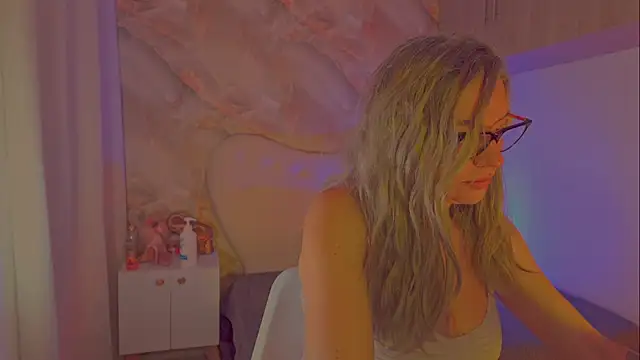 MarianL0ve online show from September 10, 10:59 am