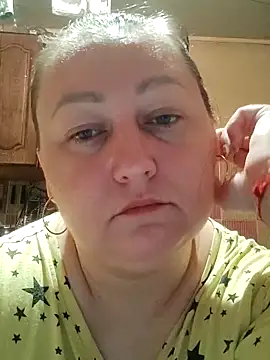 Snapshot of Rini333 chatting on May 18, 9:31 pm Rini333 online show from May 18, 9:31 pm