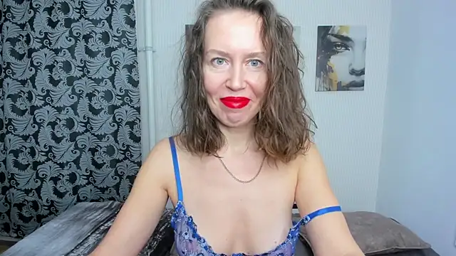 Snapshot of BrendaCain chatting on February 3, 12:36 am BrendaCain online show from February 3, 12:36 am