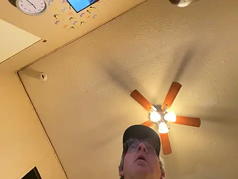 Snapshot of jck1m0t chatting on February 18, 5:31 am jck1m0t online show from February 18, 5:31 am