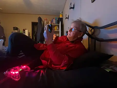 Snapshot of jck1m0t chatting on December 14, 1:33 am jck1m0t online show from December 14, 1:33 am