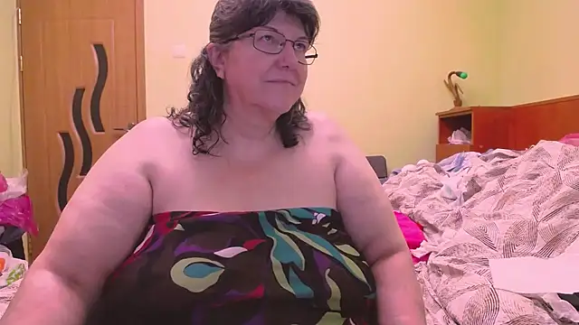 HugeTits online show from March 23, 1:42 am