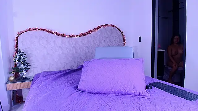 shelsyloreds online show from December 17, 12:00 pm