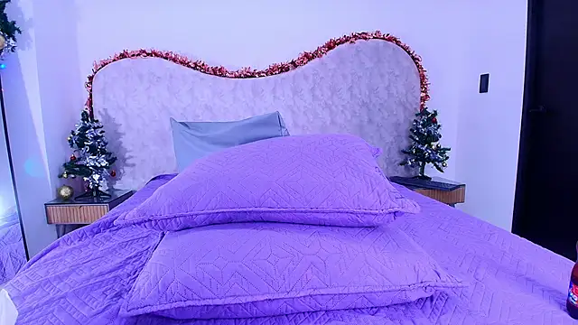 shelsyloreds online show from December 18, 12:00 pm