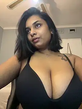 Snapshot of layla_amin chatting on April 12, 5:40 pm layla amin online show from April 12, 5:40 pm