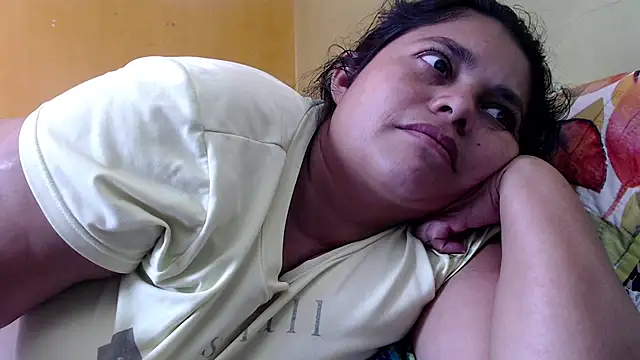 Snapshot of yulieth_bbw chatting on July 21, 2:41 pm yulieth bbw online show from July 21, 2:41 pm