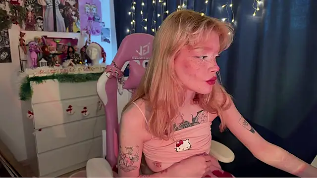 Snapshot of boobsybootie chatting on December 25, 11:11 am boobsybootie online show from December 25, 11:11 am