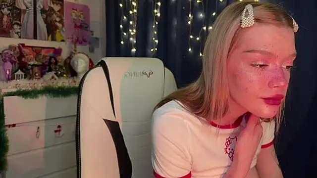 Snapshot of boobsybootie chatting on January 1, 8:37 pm boobsybootie online show from January 1, 8:37 pm