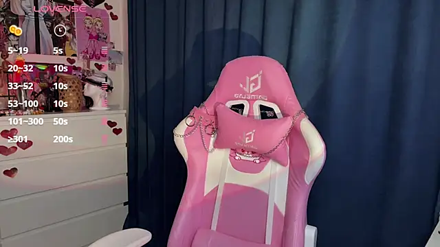 Snapshot of boobsybootie chatting on February 23, 7:49 pm boobsybootie online show from February 23, 7:49 pm