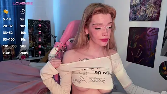 Snapshot of boobsybootie chatting on March 3, 3:53 pm boobsybootie online show from March 3, 3:53 pm