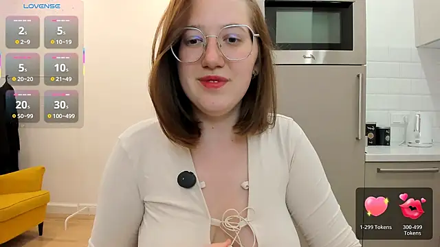 Snapshot of Charmy_Gracy chatting on June 19, 8:40 am Charmy Gracy online show from June 19, 8:40 am