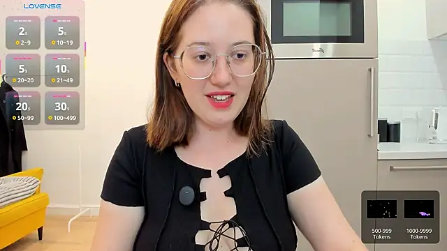 Snapshot of Charmy_Gracy chatting on June 23, 2:48 pm Charmy Gracy online show from June 23, 2:48 pm