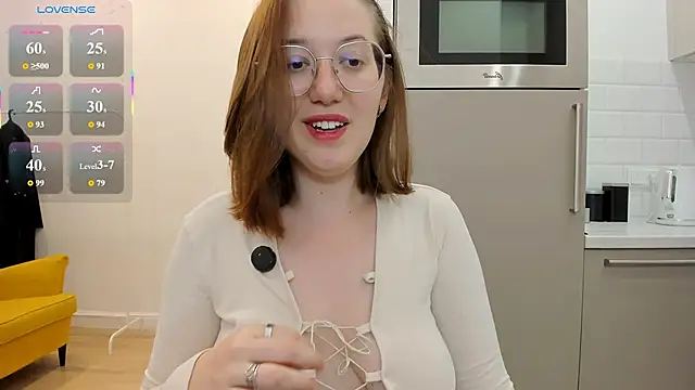 Snapshot of Charmy_Gracy chatting on June 29, 10:15 am Charmy Gracy online show from June 29, 10:15 am