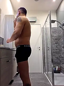 Snapshot of kekko-1982 chatting on February 10, 8:42 am kekko-1982 online show from February 10, 8:42 am