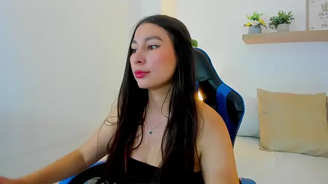 Snapshot of bella_99_ chatting on June 19, 11:58 am bella 99 online show from June 19, 11:58 am