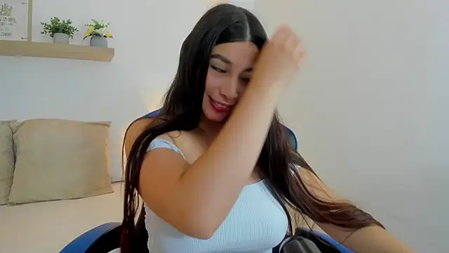 Snapshot of bella_99_ chatting on June 26, 11:36 am bella 99 online show from June 26, 11:36 am