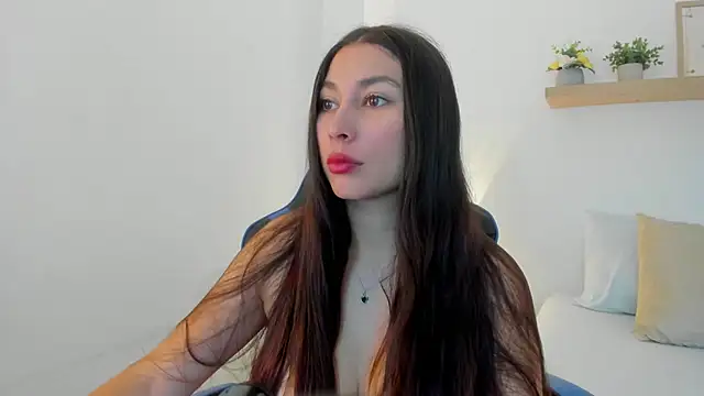 Snapshot of bella_99_ chatting on July 6, 11:51 am bella 99 online show from July 6, 11:51 am