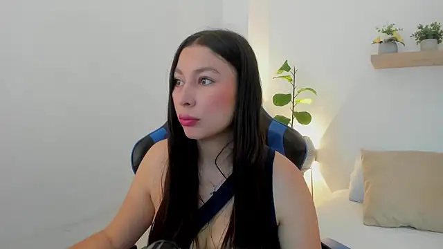 Snapshot of bella_99_ chatting on July 14, 11:49 am bella 99 online show from July 14, 11:49 am